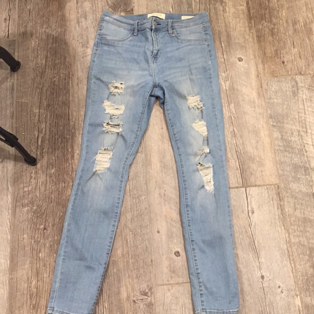 Light wash ripped jeggings